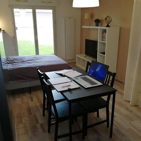 Studio 5 Min Du Centre Et De La Gare Yvetot Zewnętrze zdjęcie